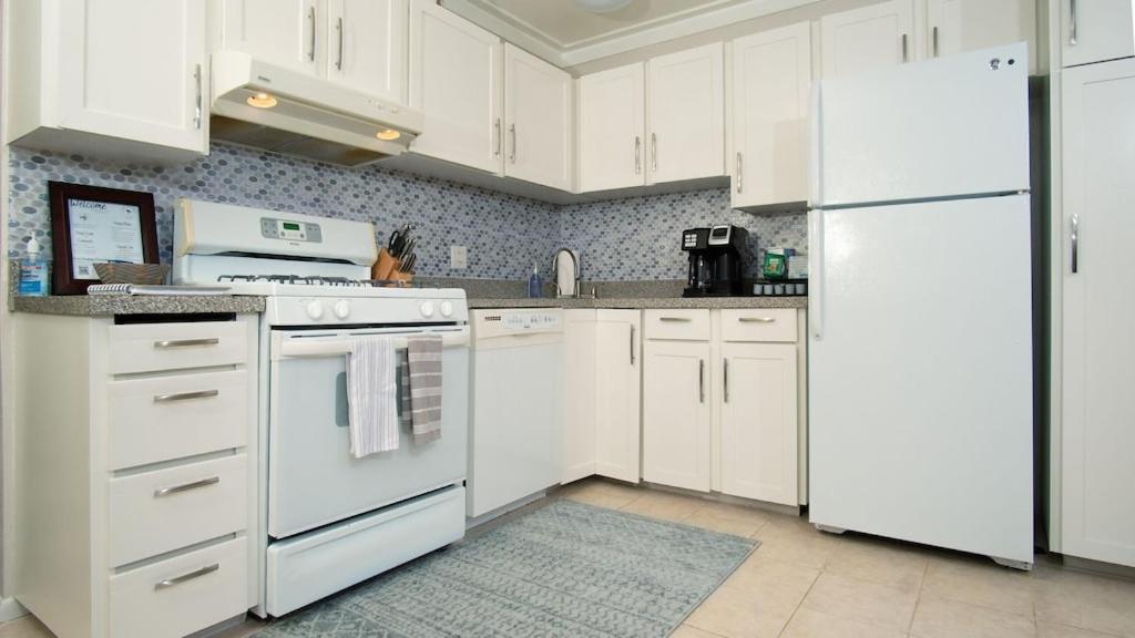 UalapueMolokai Island Retreat With Beautiful Ocean Views And Pool - Newly Remodeled!アパートメント エクステリア 写真