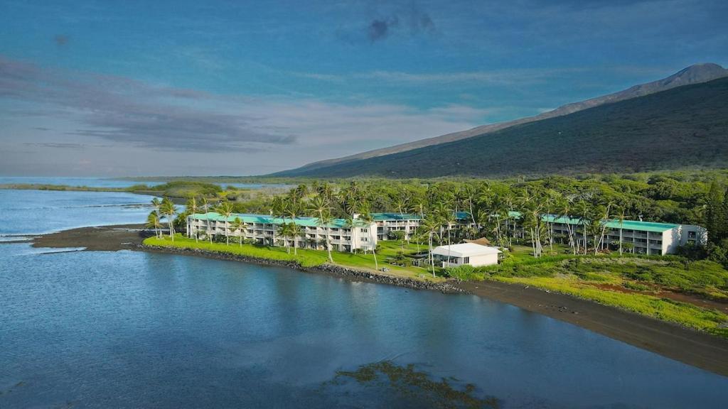 UalapueMolokai Island Retreat With Beautiful Ocean Views And Pool - Newly Remodeled!アパートメント エクステリア 写真