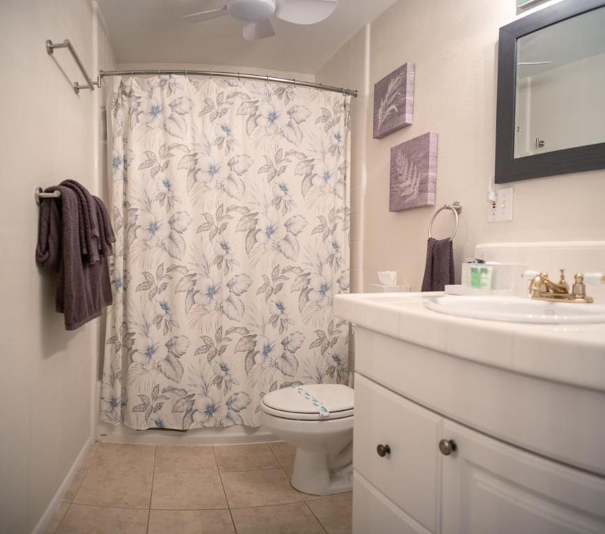 UalapueMolokai Island Retreat With Beautiful Ocean Views And Pool - Newly Remodeled!アパートメント エクステリア 写真